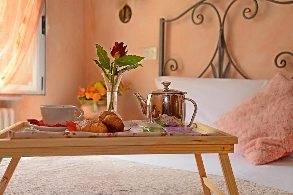 Meuble Evoe Bed & Breakfast Montepulciano Stazione Екстериор снимка